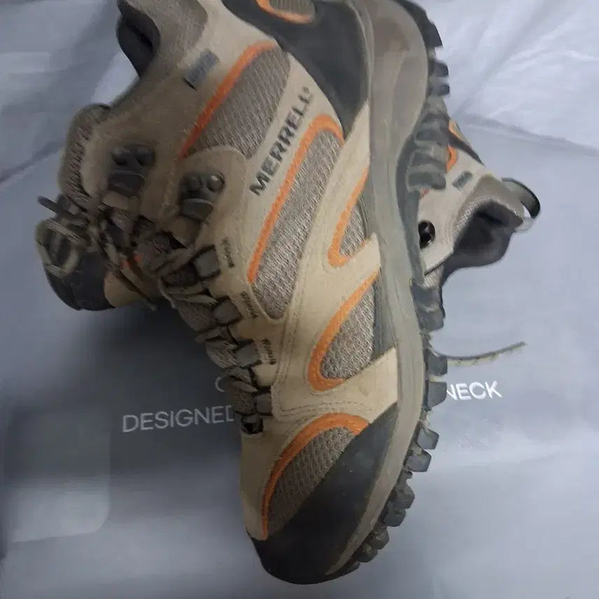 [SOLD OUT] 등산화260  머렐고어