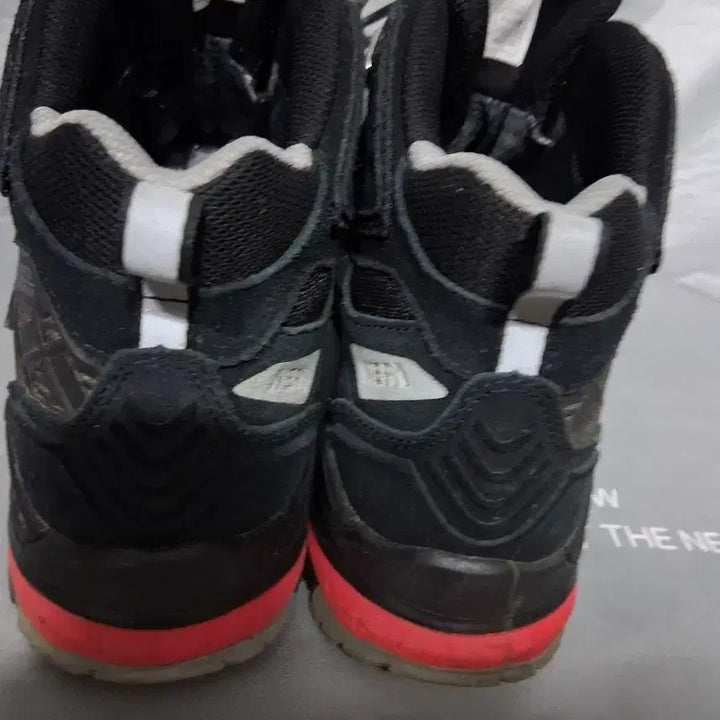 [BUNJANG] Nepa Gore-Tex Hiking Boots / 등산화275  네파고어텍스