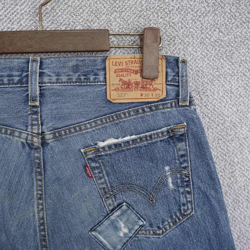 [SOLD OUT] 리바이스 527 00s 로우 부츠컷 패치 데님 팬츠 W30L32