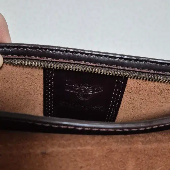 [BUNJANG] Dr. Martens Brown Leather Clutch Bag / 닥터마틴 브라운 레더 클러치백