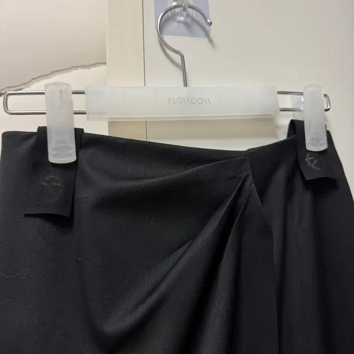 [BUNJANG] Floum Diana Drape Skirt Black S / 플로움 diana drape skirt black s