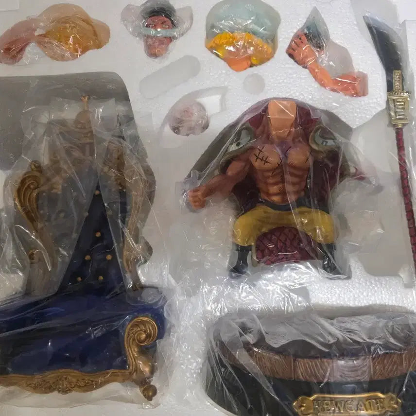 [BUNJANG] F3-STUDIO Whitebeard Figure / [개봉양품][F3-STUDIO] 원피스 사황 좌상 흰수염 팝니다.