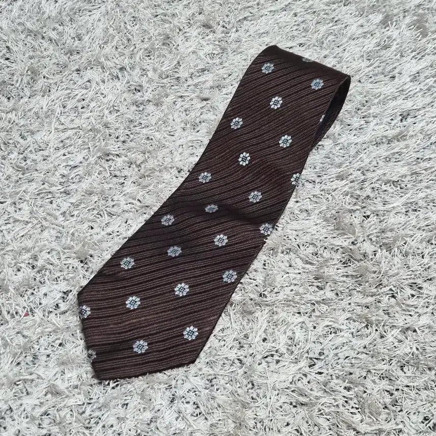[BUNJANG] Tommy Hilfiger Flower Dot Pattern Necktie / 타미힐피거Tommy 플라워 도트 패턴 넥타이 Free - N42