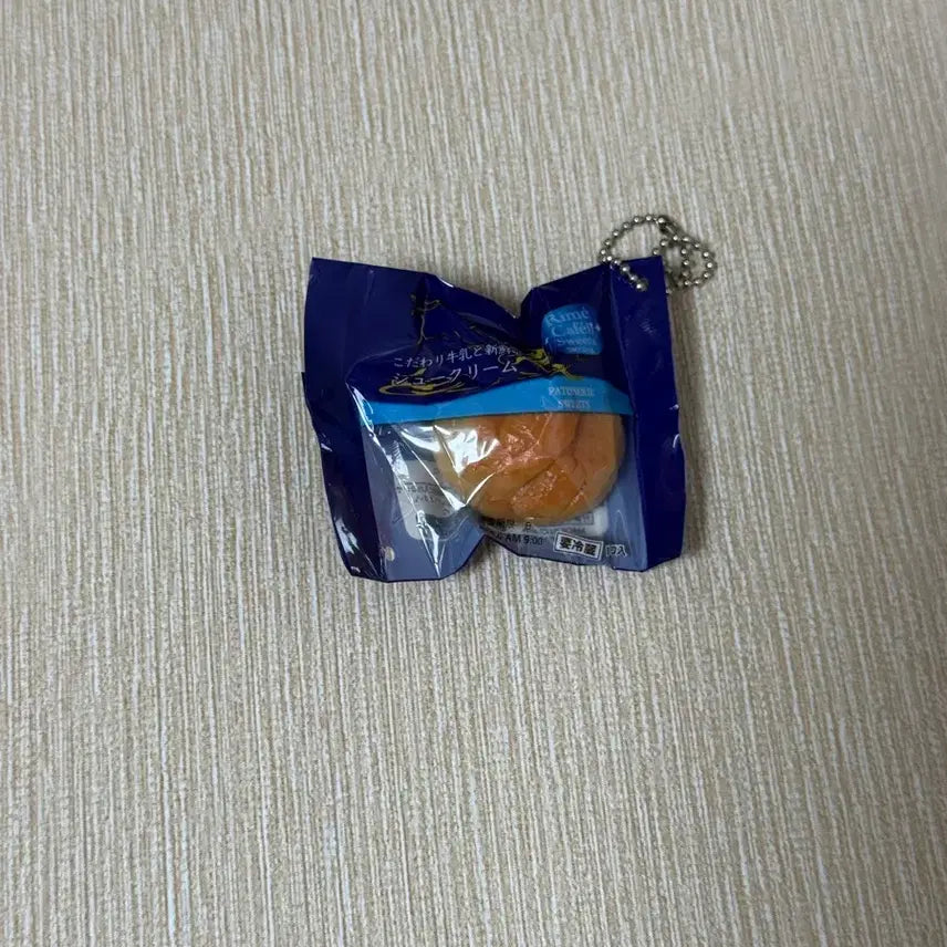 [BUNJANG] Rime Cream Bread Keychain / 리메 슈크림 빵 키링