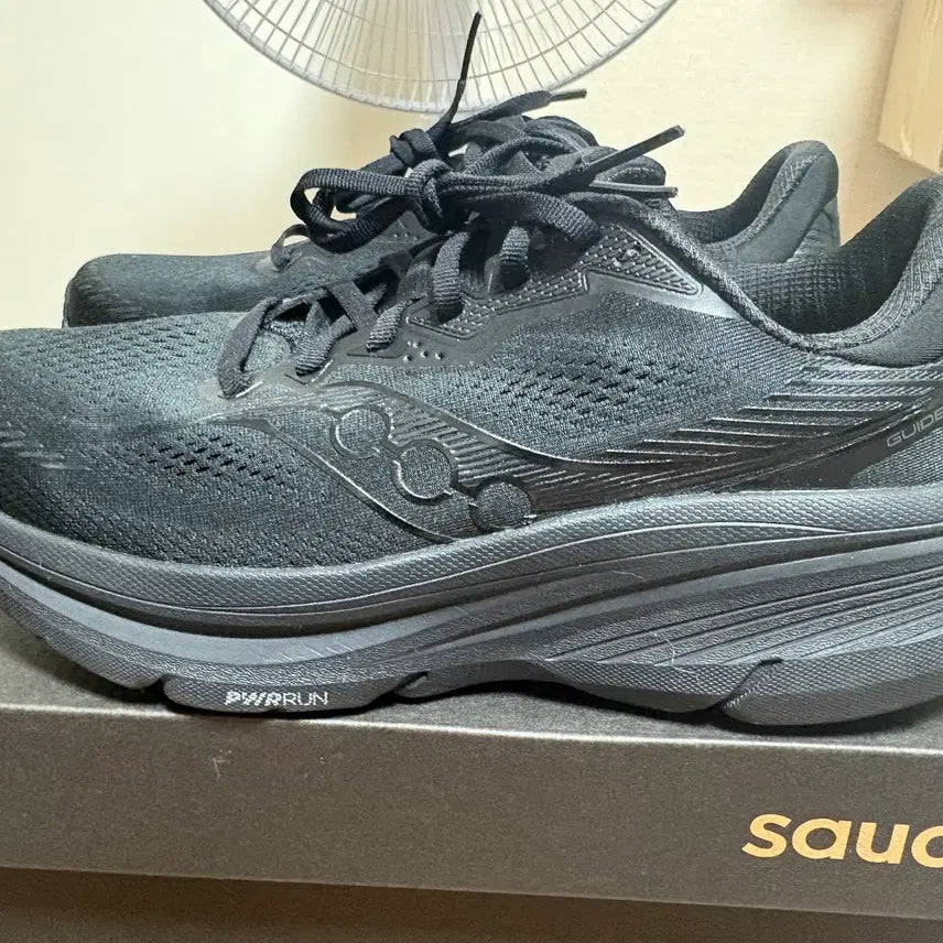 [BUNJANG] Saucony Guide 19 Wide Running Shoes / (실착2회)써코니 가이드19 와이드 러닝화 저렴하게 판매