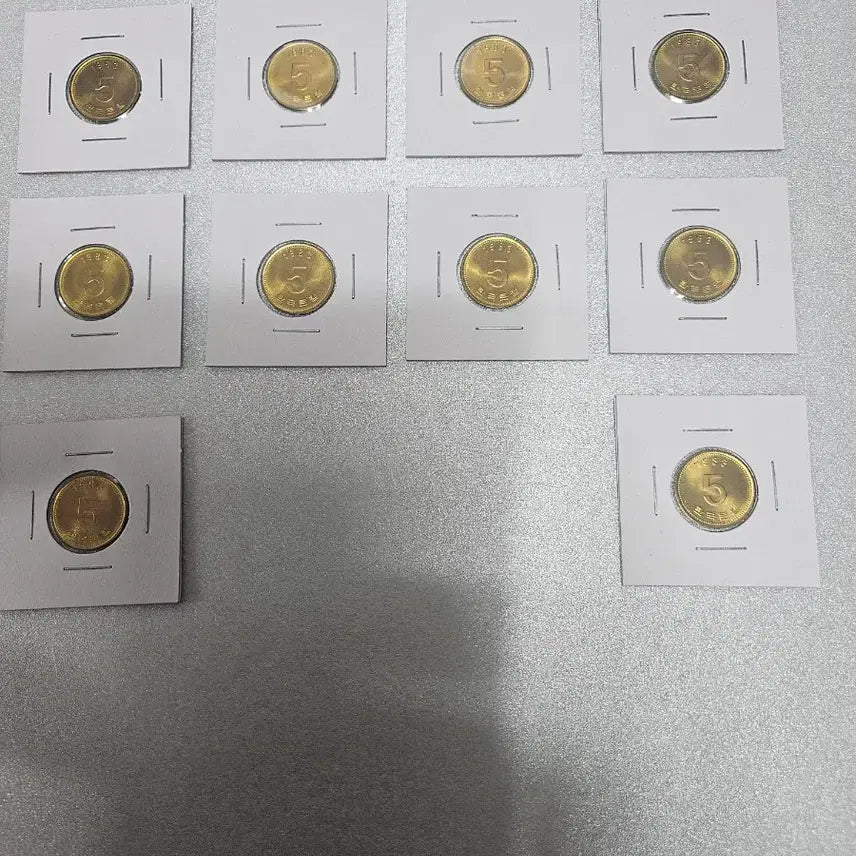 [BUNJANG] 1983 Korean 5 Won Coin / 1983년도5원미사용주화