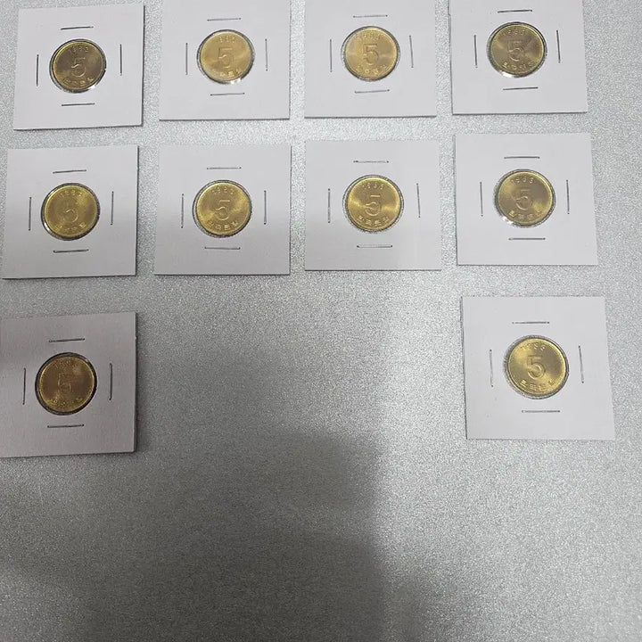 [BUNJANG] 1983 Korean 5 Won Coin / 1983년도5원미사용주화