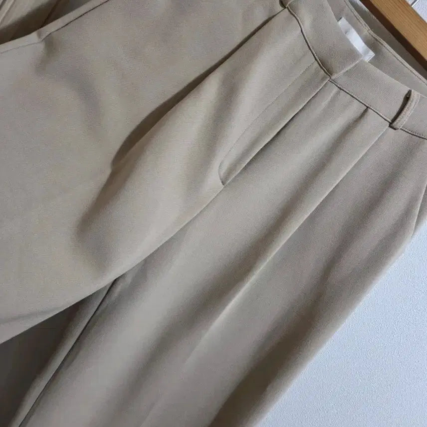 [BUNJANG] Semi-Wide Beige Pants / 세미 와이드 팬츠(새제품)