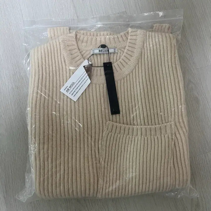 [BUNJANG] Vellie Knit Vest (M Size) / 벨리에 니트 조끼(m사이즈) 판매해요