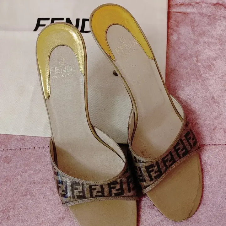[BUNJANG] Fendi Platform Heeled Sandals / 정품- 펜디 슬리퍼힐