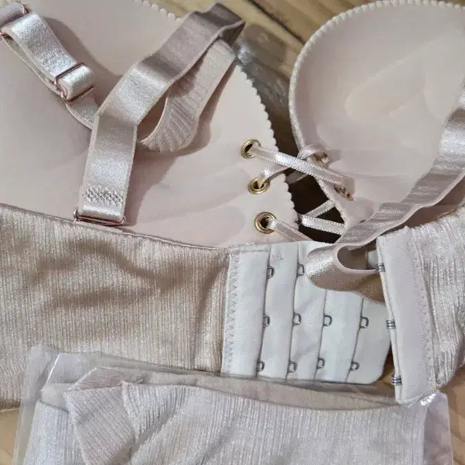 [BUNJANG] Corset Design Bra Set - Size 70 / 코르셋브라70두세트7000원