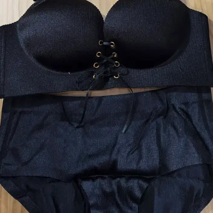 [BUNJANG] Corset Design Bra Set - Size 70 / 코르셋브라70두세트7000원