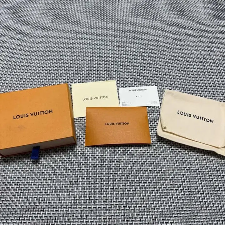 [SOLD OUT] 루이비통 쉐도우 반지갑