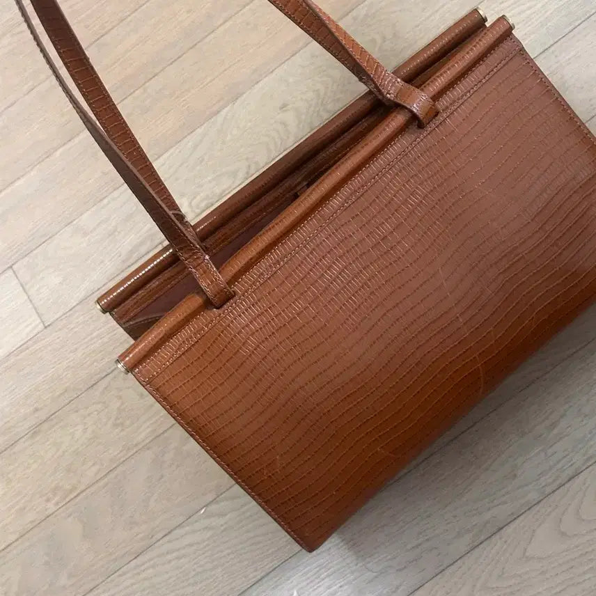 [SOLD OUT] 투티에 파라렐백 브라운