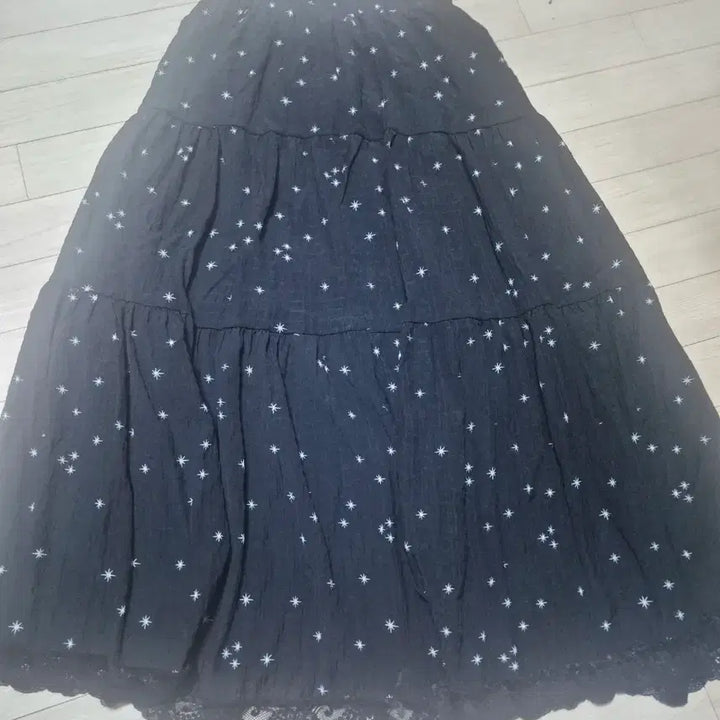 [BUNJANG] Elegant Star Pattern Tiered Maxi Skirt / 세련 별 패턴 캉캉 스커트.새상품