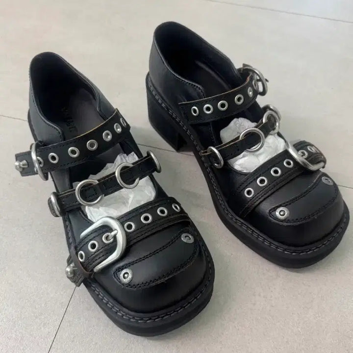 [BUNJANG] Vacant Archive Sasha Strap Mary Jane Boots / 베이컨트 아카이브 메리제인 로퍼 버클 부츠 240