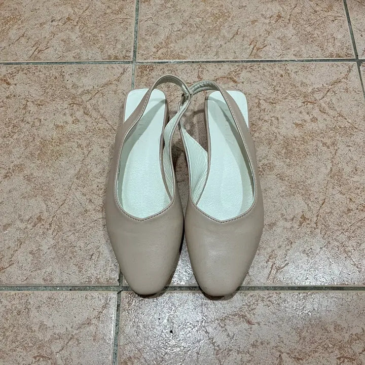 [BUNJANG] Pink Beige Slingback Flat Shoes / 핑크베이지 슬링백 플랫구두