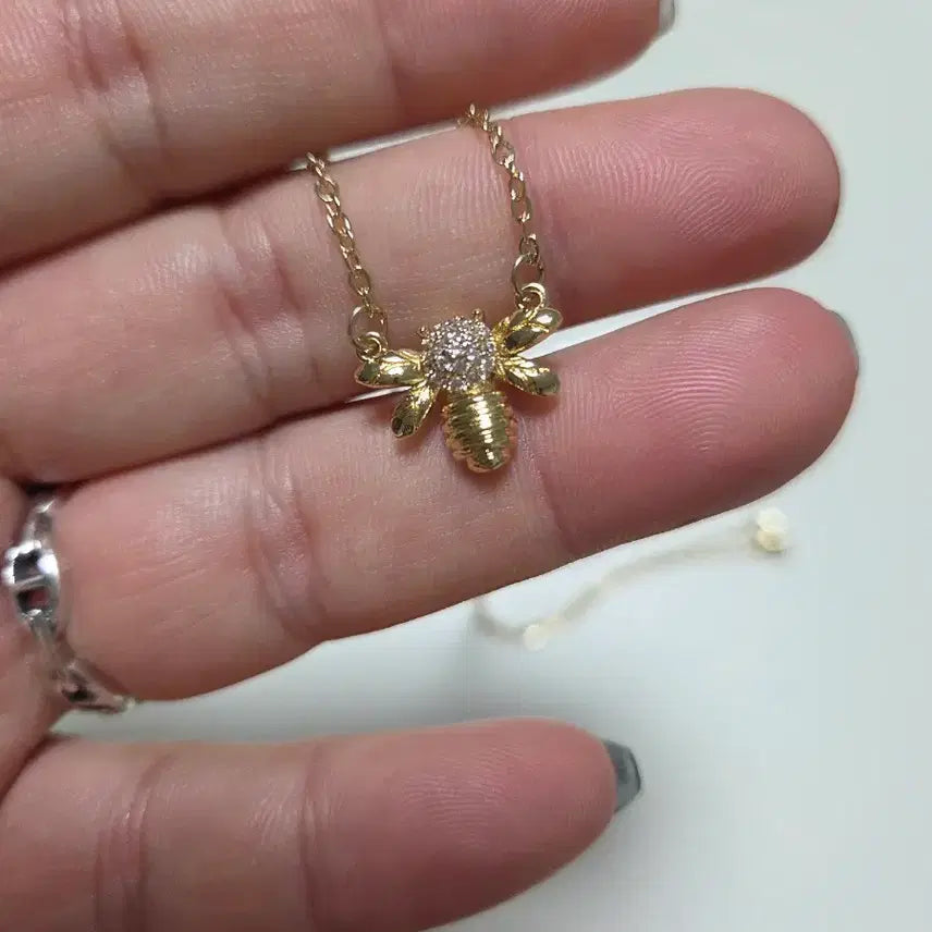 [BUNJANG] Gold Honeybee Earrings &amp; Necklace Set / 골드 꿀벌 귀걸이 + 목걸이 세트