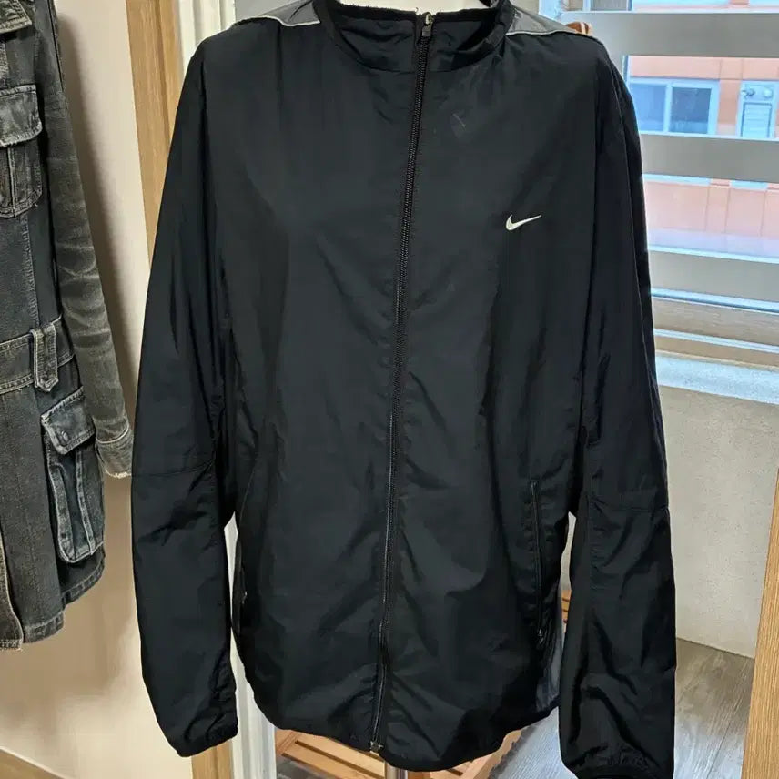 [BUNJANG] Nike Black Windbreaker Jacket / 나이키 블랙 바람막이 자켓