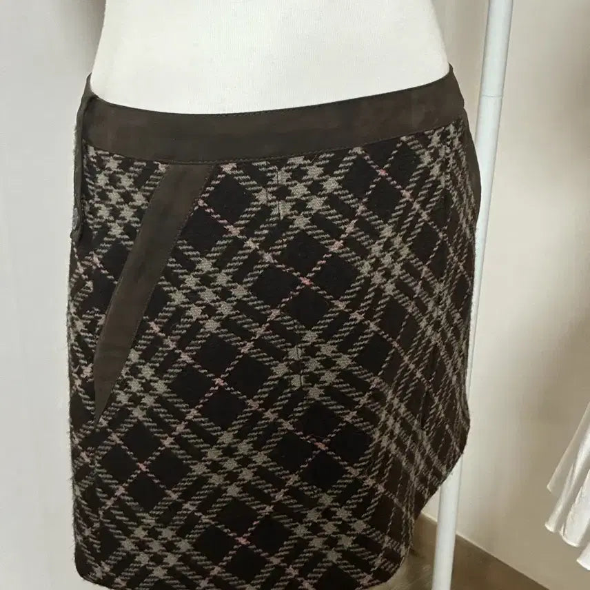 [BUNJANG] Burberry Mini Skirt / 버버리 초코 미니스커트