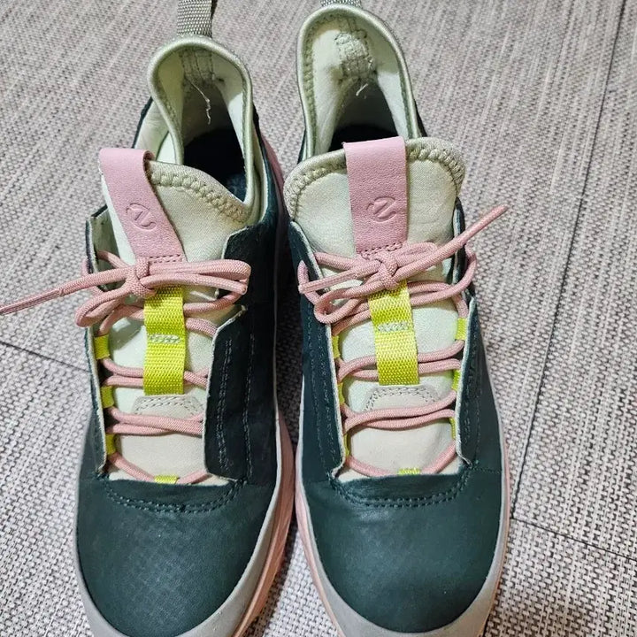 [BUNJANG] Ecco Green/Pink Sneakers / 에코 ecco 그린/핑크 운동화