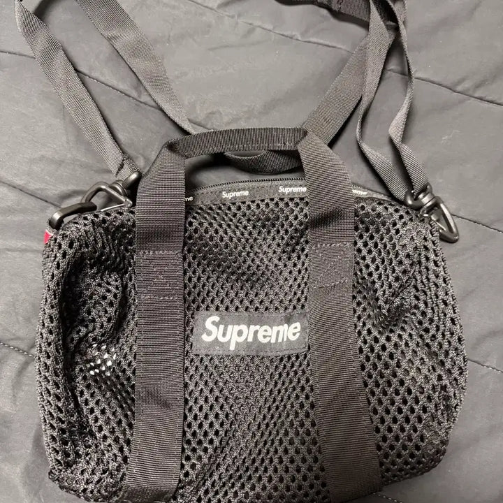 [BUNJANG] Supreme Mesh Mini Duffle Bag Black 23SS / 슈프림 메쉬 미니 더플백 블랙 - 23SS