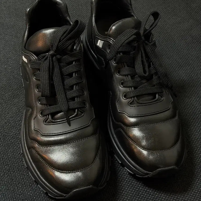 [SOLD OUT] PRADA 프라다 블랙 레더 스니커즈 265-270 (6.5) 거의 새것