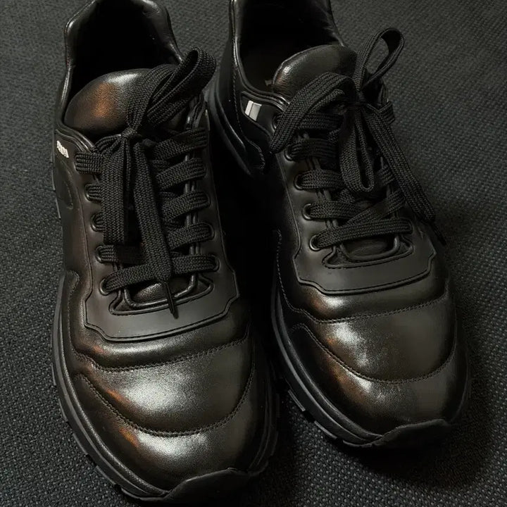 [SOLD OUT] PRADA 프라다 블랙 레더 스니커즈 265-270 (6.5) 거의 새것