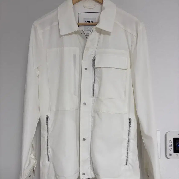 [SOLD OUT] ZARA 자라 화이트 워터프루프 자켓 S사이즈