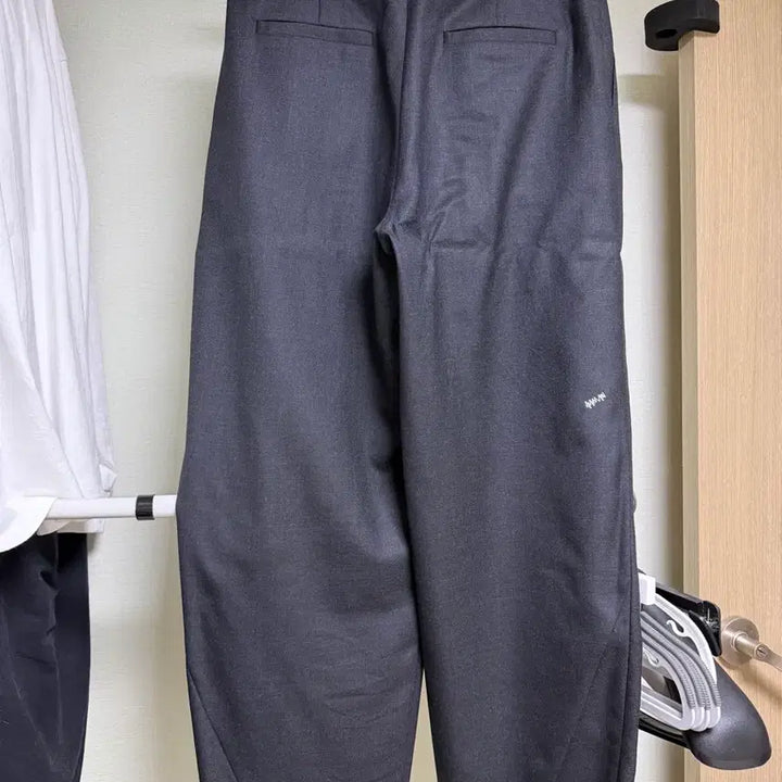 [BUNJANG] Ader Error Significant BK Tag Slacks Grey / [L] 아더에러 시그니피컨트 BK 태그 슬랙스 03 그레이