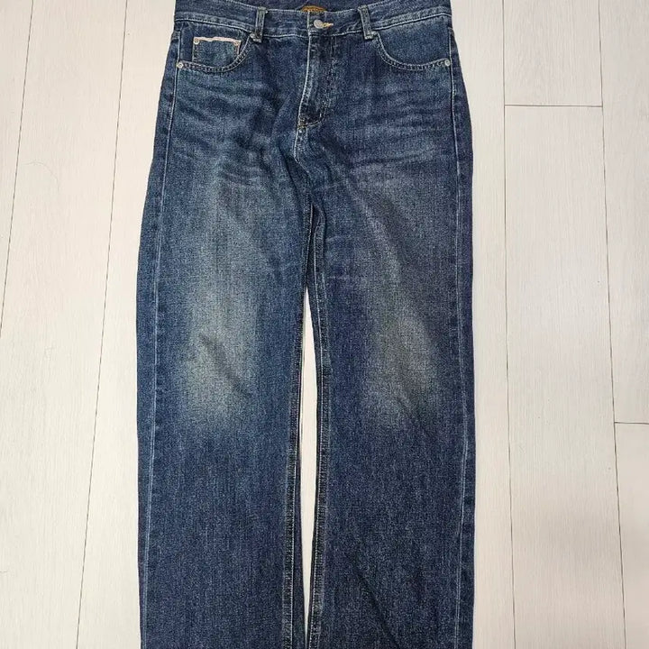 [BUNJANG] Uniform Bridge Selvedge Washed Denim Jeans / 유니폼브릿지 셀비지 워싱 데님 청바지 32