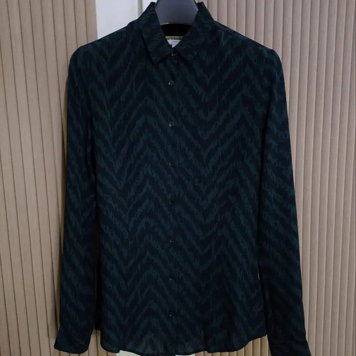 [BUNJANG] Burberry Silk Zigzag Pattern Blouse / 버버리 실크 지그재그 패턴 블라우스 셔츠