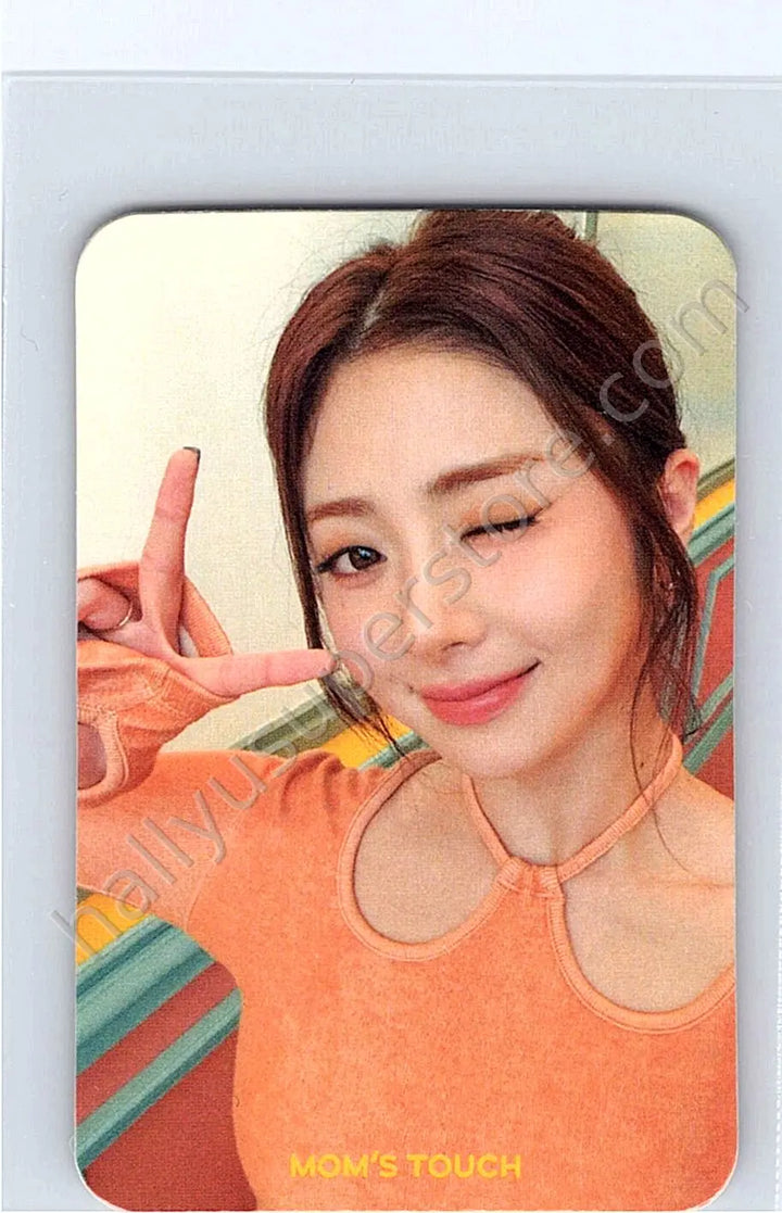 LE SSERAFIM - Huh Yunjin - LE SSERAFIM - Huh Yunjin - LE SSERAFIM x Mom&