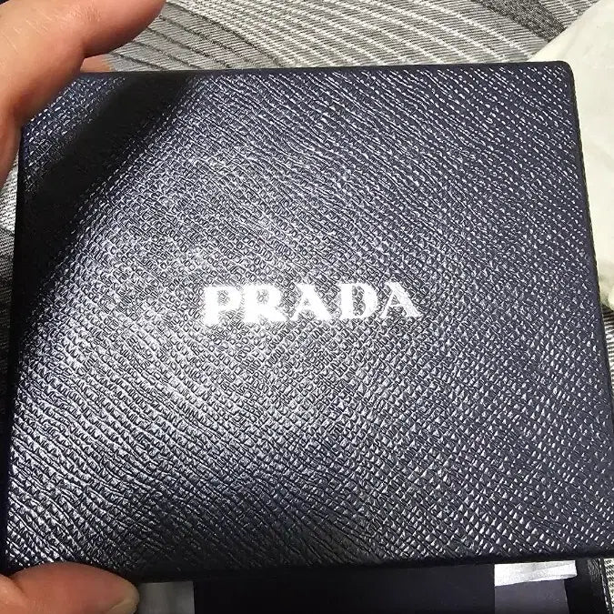 [SOLD OUT] 정품 프라다사피아노 브라운남자반지갑