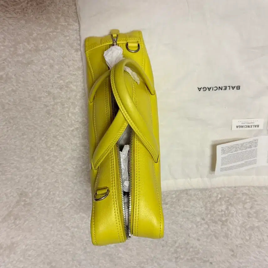 [BUNJANG] Balenciaga Triangle Bag Small Yellow / 발렌시아가 트라이앵글 백 스몰