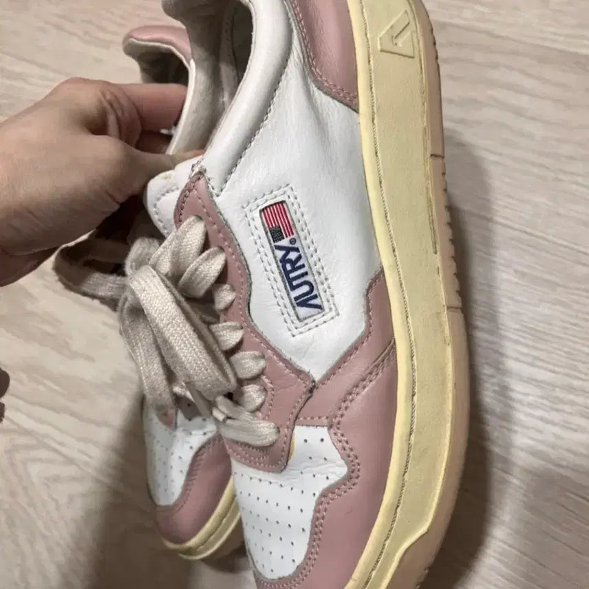 [SOLD OUT] Autry 오트리 메달리스트 핑크 스니커즈 38