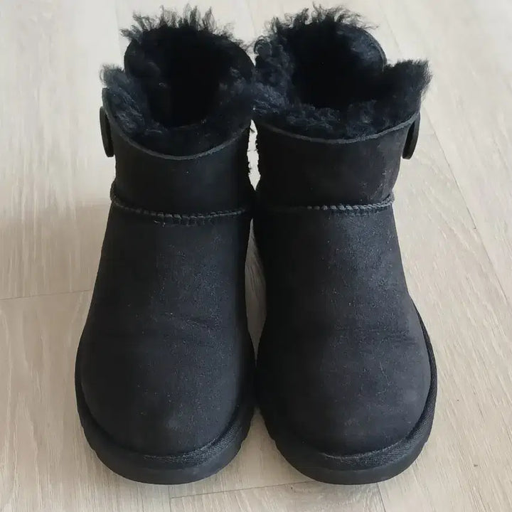 [BUNJANG] UGG Mini Boots Black / UGG 어그 미니 부츠 블랙