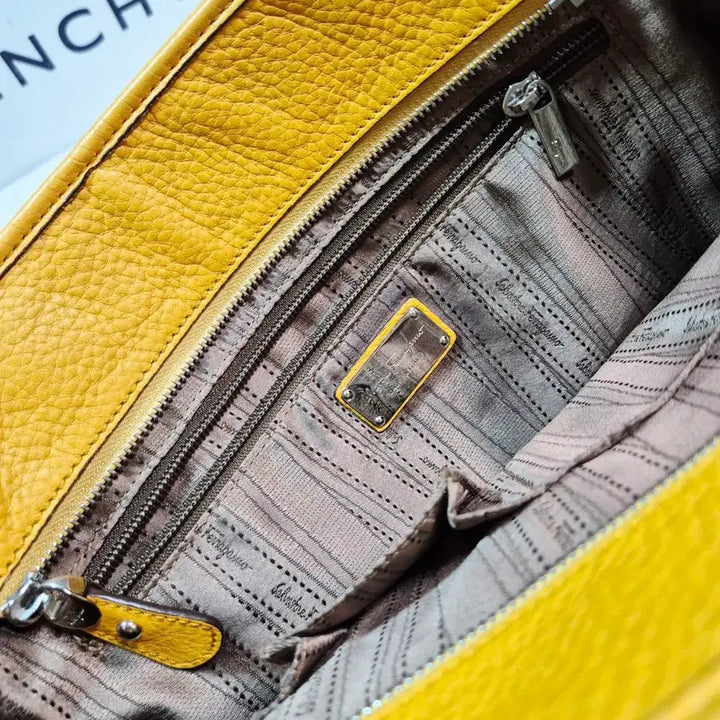 [BUNJANG] Ferragamo Yellow Leather Tote Bag / (정품) 페라가모 옐로우 가죽 토트백 여성 가방