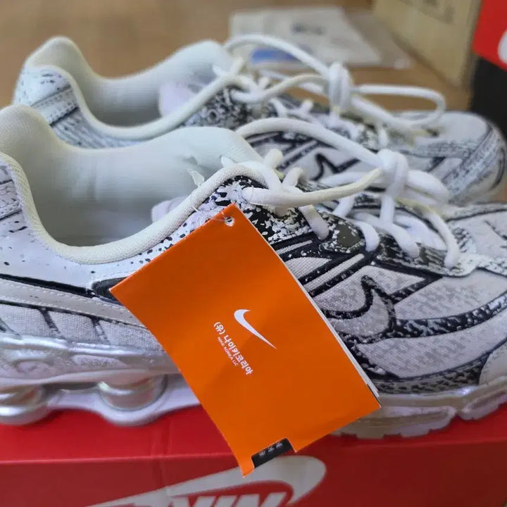 [BUNJANG] Nike Shox Ride 2 Box Cut Sneakers / 샥스라이드2 275박스컷 새상품