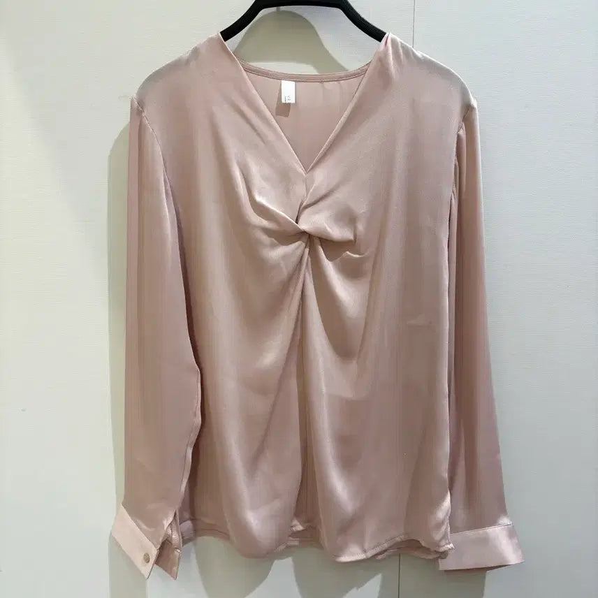 [BUNJANG] Satin Blouse - Light Pink / 새틴 블라우스 / 고급스러운 광택 &amp; 여리핏 / 1회착용