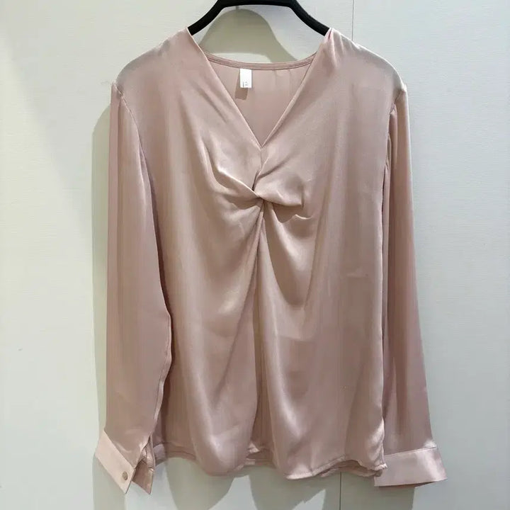 [BUNJANG] Satin Blouse - Light Pink / 새틴 블라우스 / 고급스러운 광택 &amp; 여리핏 / 1회착용