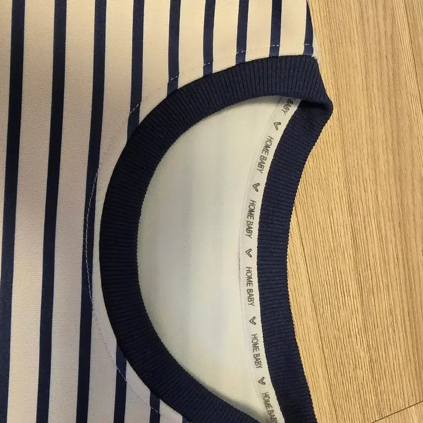 [BUNJANG] Unisex Navy Stripe Crewneck Sweatshirt / 남여공용 스트라이프 맨투맨 티셔츠 단가라맨투맨