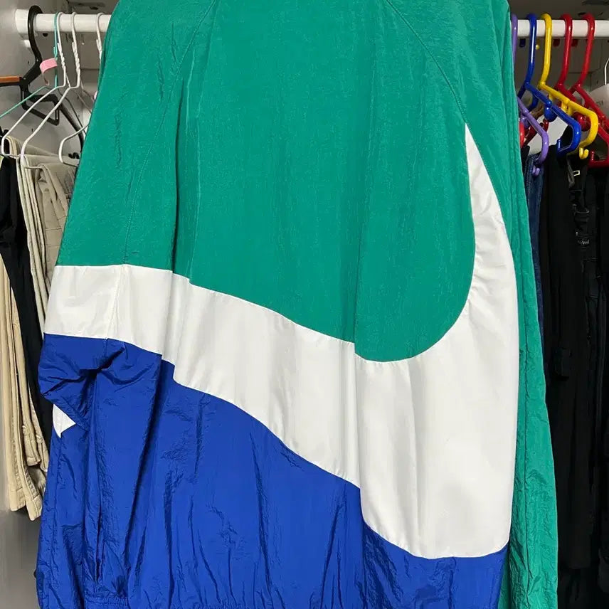 [SOLD OUT] 나이키 바람막이 판매합니다.
