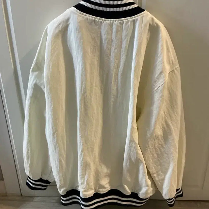 [BUNJANG] Kaki Point Nylon Stadium Varsity Jacket - Ivory / 카키포인트 나일론 스타디움 바시티자켓 아이보리