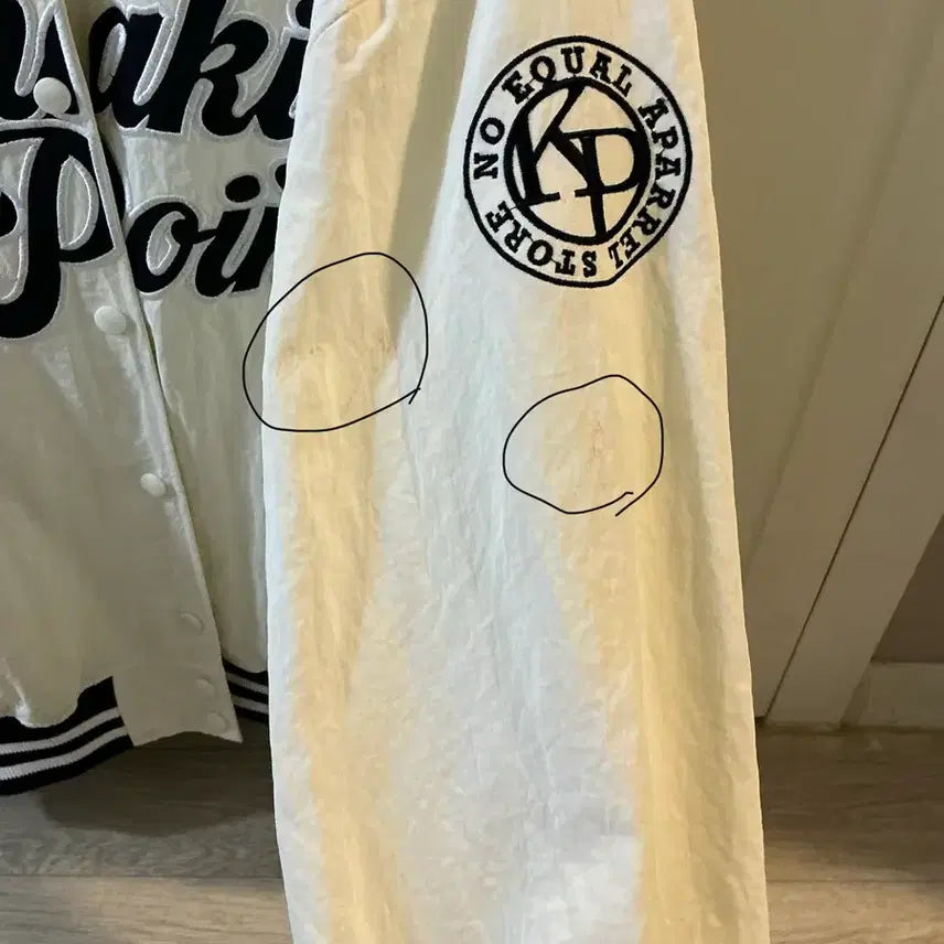 [BUNJANG] Kaki Point Nylon Stadium Varsity Jacket - Ivory / 카키포인트 나일론 스타디움 바시티자켓 아이보리
