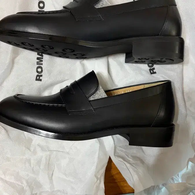 [BUNJANG] Romantic Move New Smart Loafer R14M008 (Black) / 로맨틱무브 뉴스마트로퍼 R14M008 255