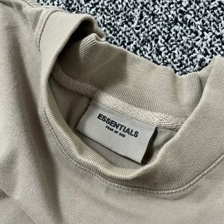 [BUNJANG] Fear of God Essentials Long Sleeve T-Shirt Oatmeal Taupe Vintage / 빈티지9. 피어오브갓 에센셜 롱 슬리브 긴팔 티셔츠 맨투맨 오트밀 토프