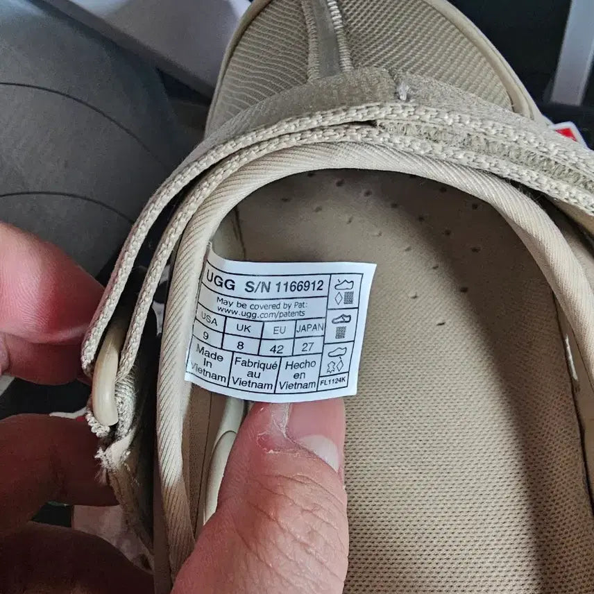 [SOLD OUT] UGG 어그 피크모드 샌들 베이지 42사이즈 270