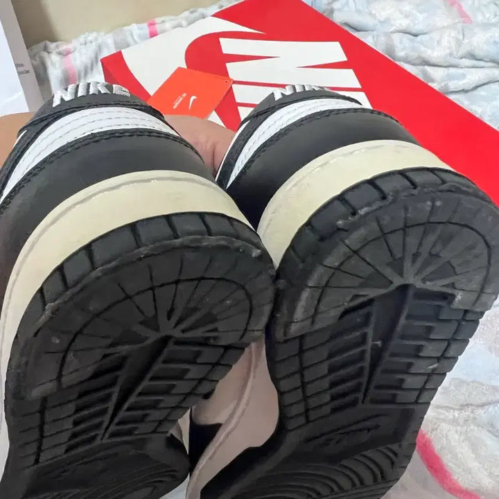 [BUNJANG] Nike Dunk Low Black White (Panda) Sneakers / 나이키 덩크 로우 블랙 화이트 (범고래)270 판매