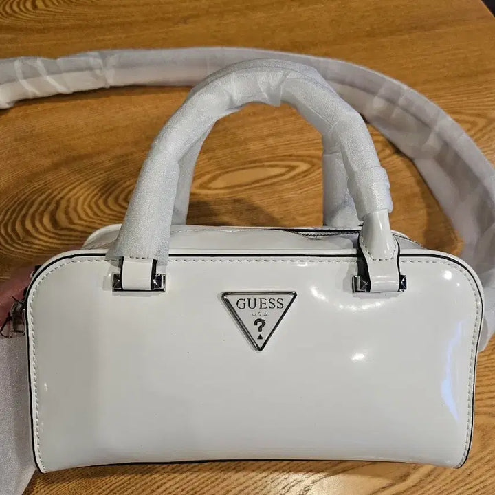[BUNJANG] Guess Arnera Mini Satchel White Bag / 게스 아르네라 미니새틀백 화이트 새상품